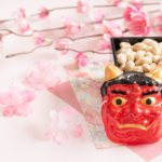 鬼の面と福豆